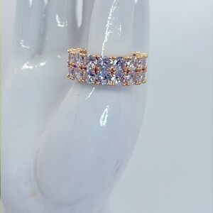 Sparkling CZ double band infinity Gold Tone Costume ring. Size 8